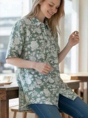 Wildfang Green and White Floral Button-Down Shirt Small New in bag